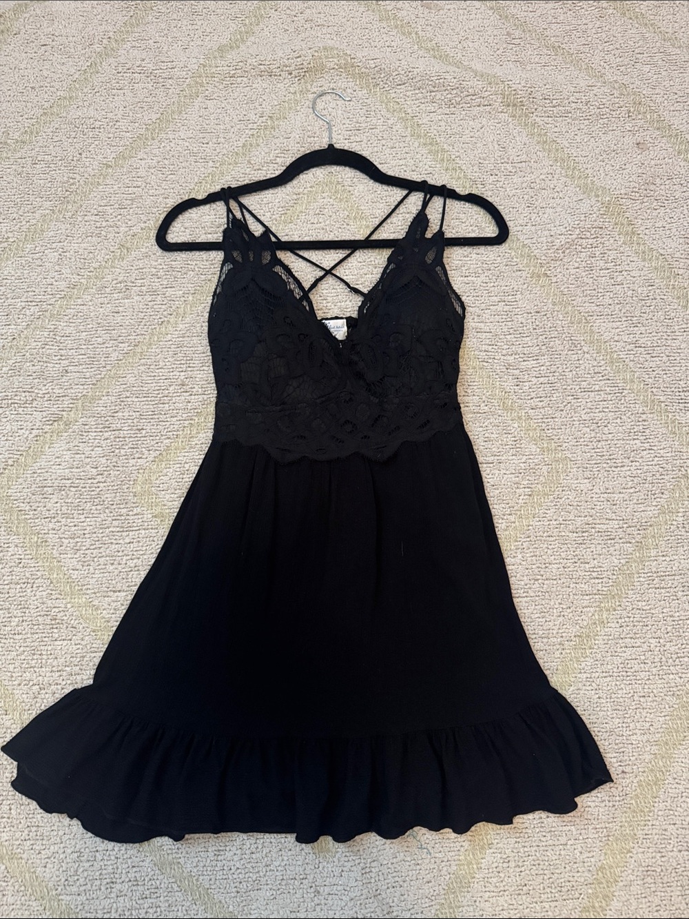 Blue Rain by Francesca’s Black Lace Crochet Criss Cross Back Mini Dress Small - Picture 1 of 4